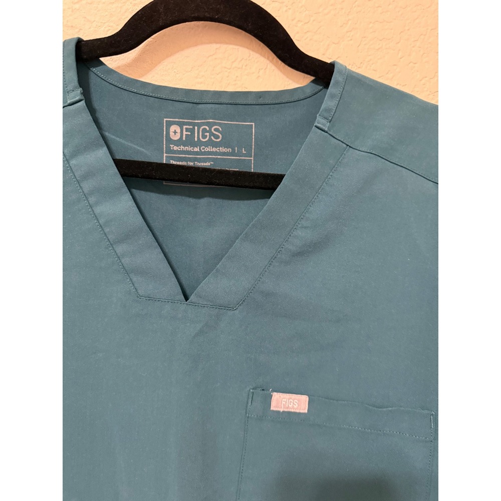 FIGS Technical‎ Collection Teal Blue Scrub Top Short Sleeve V Neck Size Large - Picture 2 of 4